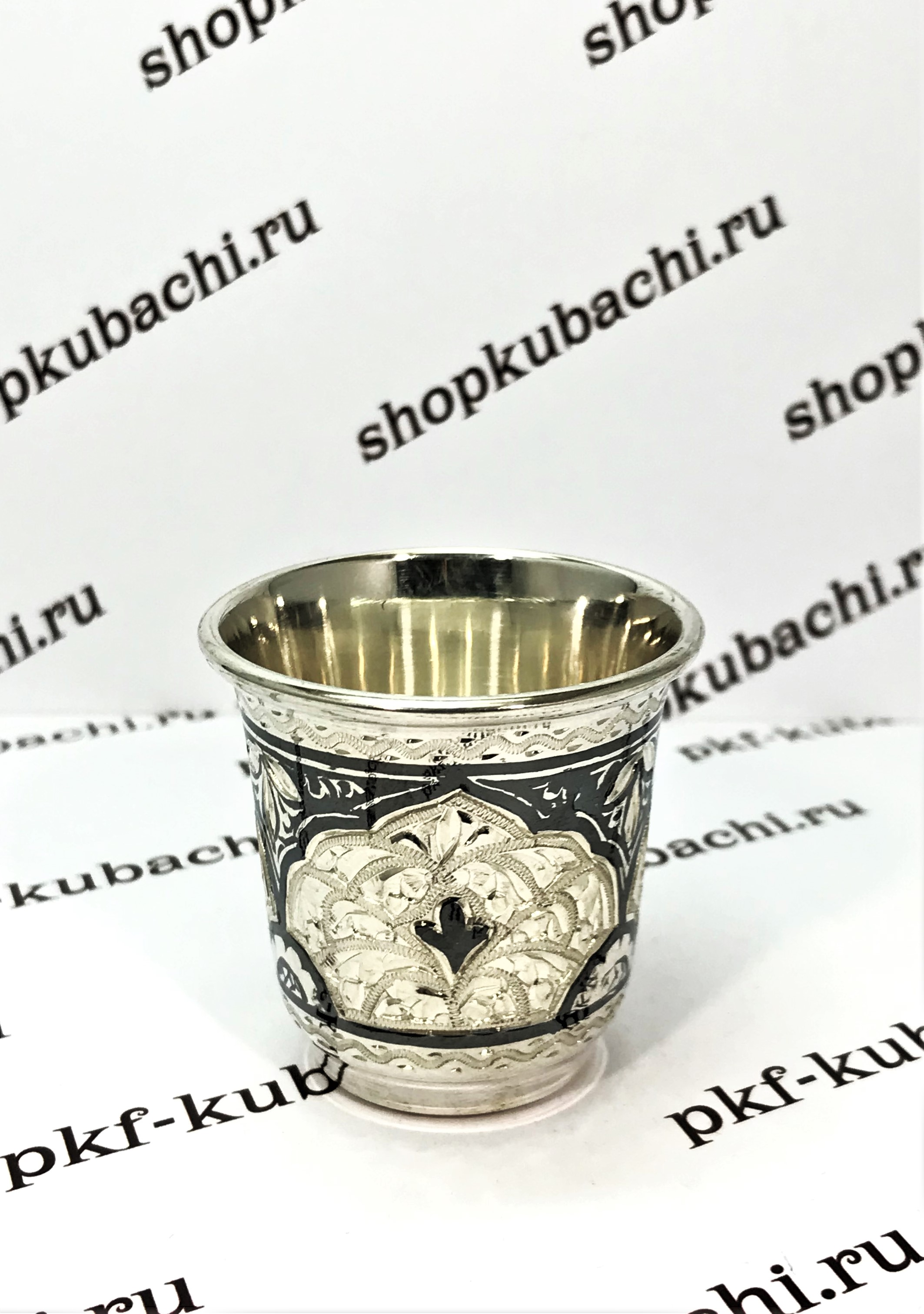 Серебряная стопка